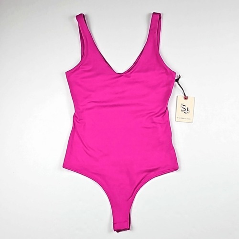 Sincerely Jules -388‎ Pink V-Neck Polyester Blend Sleeveless Bodysuit Size XS
